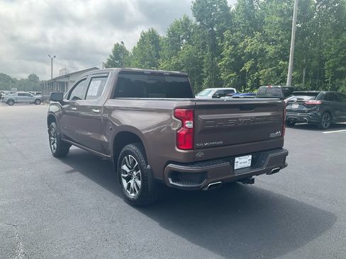 Used 2019 Chevrolet Silverado 1500 High Country w/ Technology Package AWD/4WD image 7