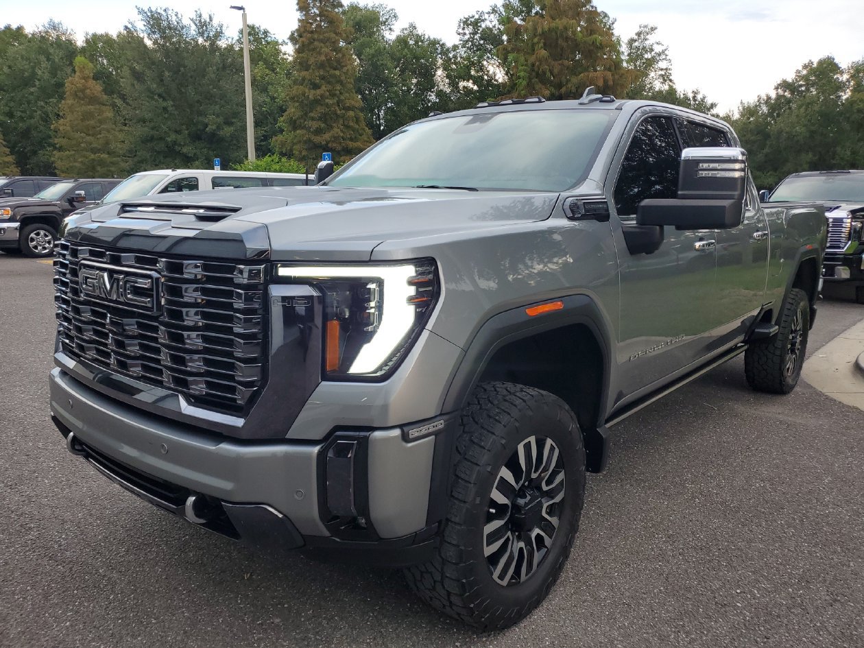 Used 2024 GMC Sierra 2500 Denali Ultimate AWD/4WD image 2