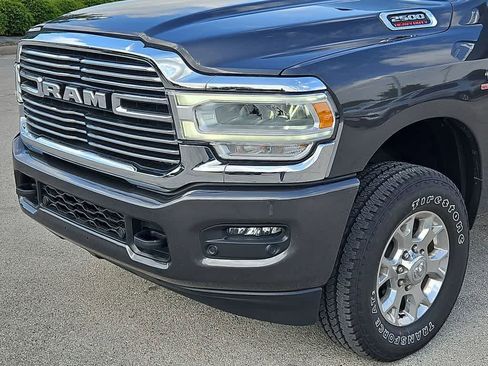 Used 2024 RAM 2500 Laramie AWD/4WD image 11