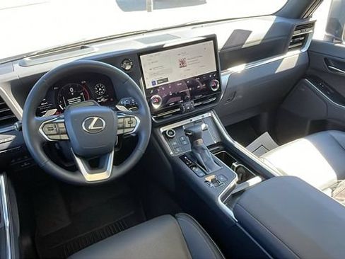 Used 2025 Lexus GX 550 w/ Accessory Package (31) AWD/4WD image 14