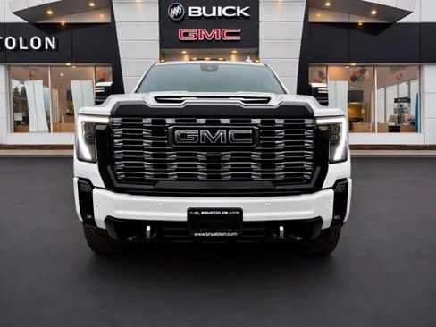 Used 2025 GMC Sierra 2500 Denali Ultimate image 5