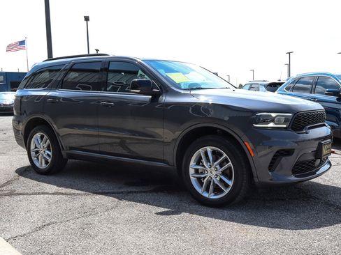 Used 2024 Dodge Durango GT AWD/4WD image 3