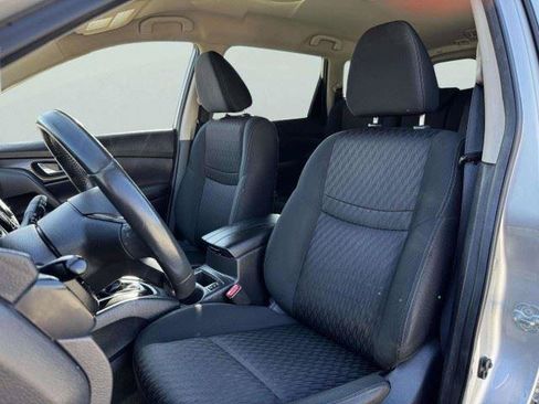 Used 2018 Nissan Rogue SV FWD image 20