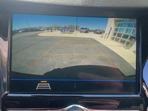 Used 2019 Chevrolet Trax LT w/ LT Convenience Package FWD image 13