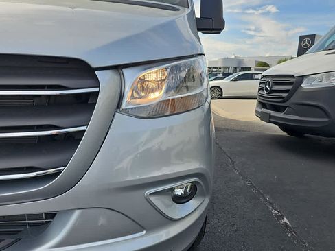 Used 2025 Mercedes-Benz Sprinter 2500 image 6