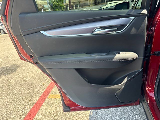 Used 2023 Cadillac XT5 Luxury w/ LPO, Floor Liner Package FWD image 29