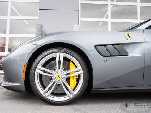 Certified 2020 Ferrari GTC4Lusso image 4