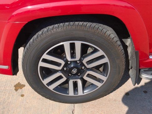 Used 2024 Toyota 4Runner Limited AWD/4WD image 11