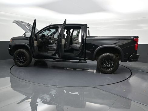 Used 2025 Chevrolet Silverado 1500 ZR2 w/ Technology Package image 37