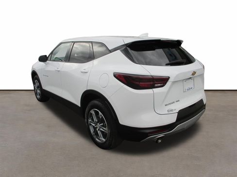 Used 2025 Chevrolet Blazer LT AWD/4WD image 3