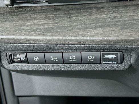 Used 2023 Nissan Ariya FWD image 16