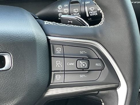 Used 2026 Jeep Grand Cherokee Laredo X AWD/4WD image 15