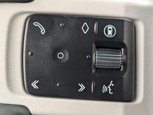 Used 2025 Land Rover Defender 110 S image 10