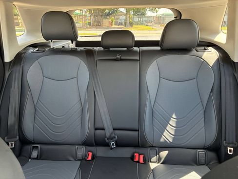 Used 2026 Volkswagen Tiguan SE AWD/4WD image 35