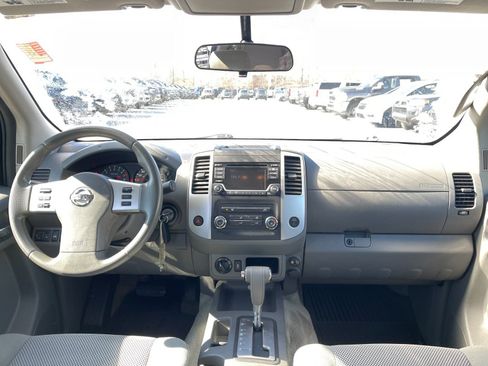 Used 2018 Nissan Frontier SV image 15