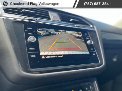 Used 2024 Volkswagen Tiguan SE AWD/4WD image 38