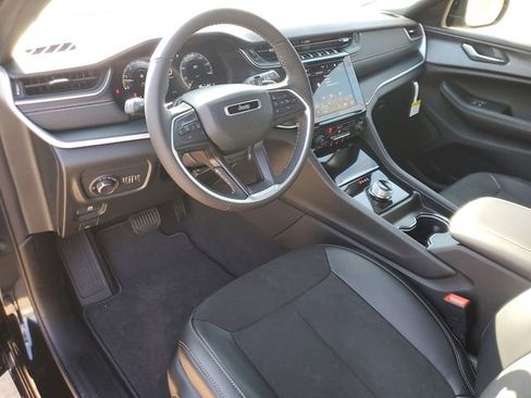 New 2025 Jeep Grand Cherokee L Altitude image 16