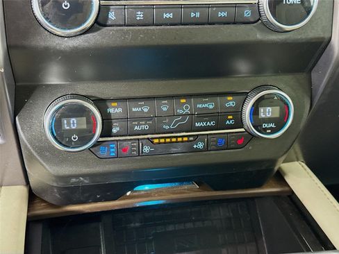 Used 2020 Ford Expedition Platinum AWD/4WD image 18