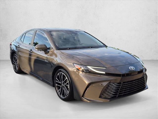Used 2025 Toyota Camry XLE w/ Premium Plus Package FWD image 3