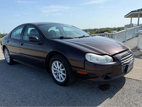 Used 2004 Chrysler Concorde LX image 3