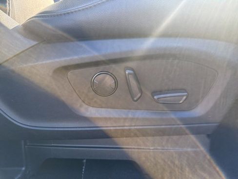 Used 2024 Ford Explorer Limited image 31