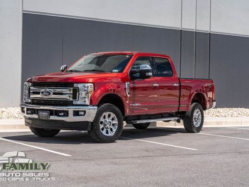 Used 2018 Ford F250 XLT w/ XLT Premium Package AWD/4WD image 1
