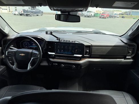 Used 2024 Chevrolet Silverado 2500 LT AWD/4WD image 13