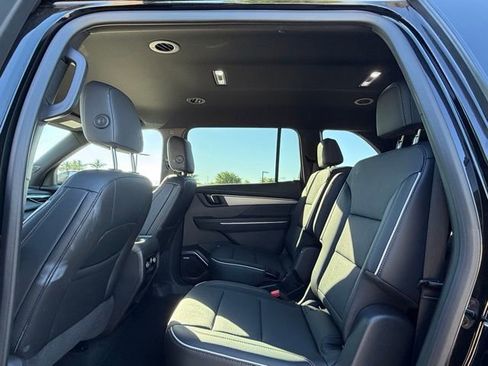 Used 2025 Buick Enclave Preferred image 14