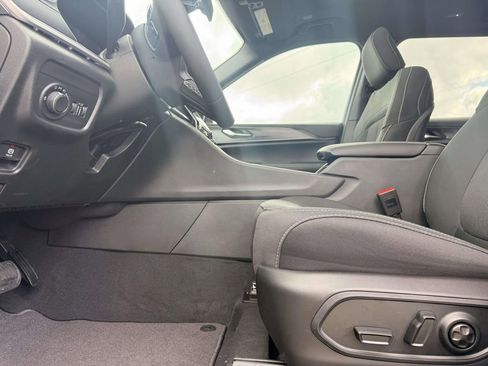 New 2026 Jeep Grand Cherokee L 2WD image 22