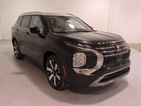 New 2025 Mitsubishi Outlander SEL image 1