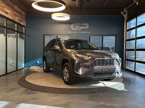 Used 2022 Toyota RAV4 XLE AWD/4WD image 1