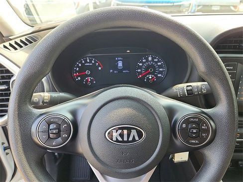 Used 2020 Kia Soul S image 18