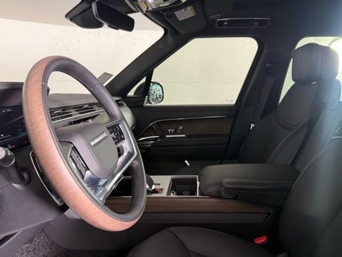New 2025 Land Rover Range Rover SE image 34