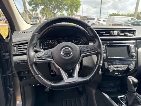 Used 2021 Nissan Rogue Sport SV FWD image 26