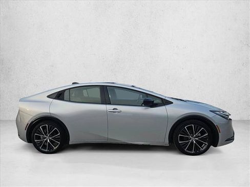 Used 2024 Toyota Prius Limited FWD image 4