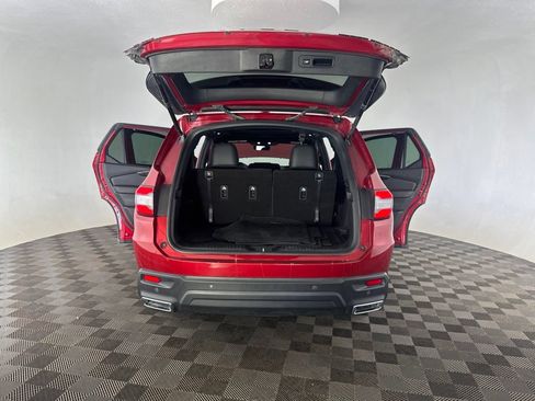 Certified 2025 Honda Pilot Black Edition image 17