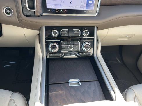 Used 2021 GMC Yukon XL Denali w/ Denali Premium Package image 37