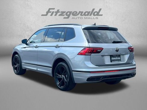 Used 2024 Volkswagen Tiguan SE R-Line AWD/4WD image 9