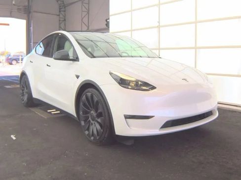 Used 2022 Tesla Model Y Performance AWD/4WD image 3