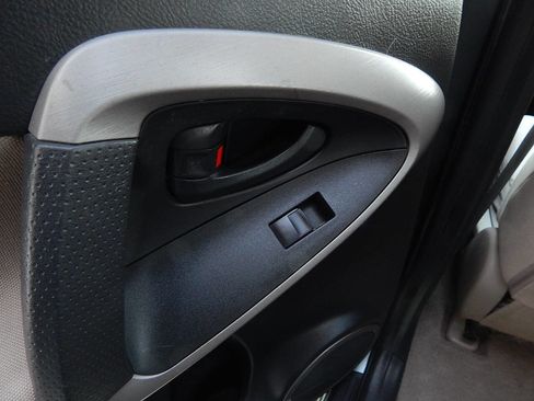 Used 2007 Toyota RAV4 4WD image 12