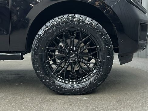 Used 2025 Ford Expedition Platinum w/ Driver's Package image 11