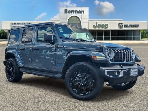 Certified 2025 Jeep Wrangler Unlimited Sahara AWD/4WD image 2