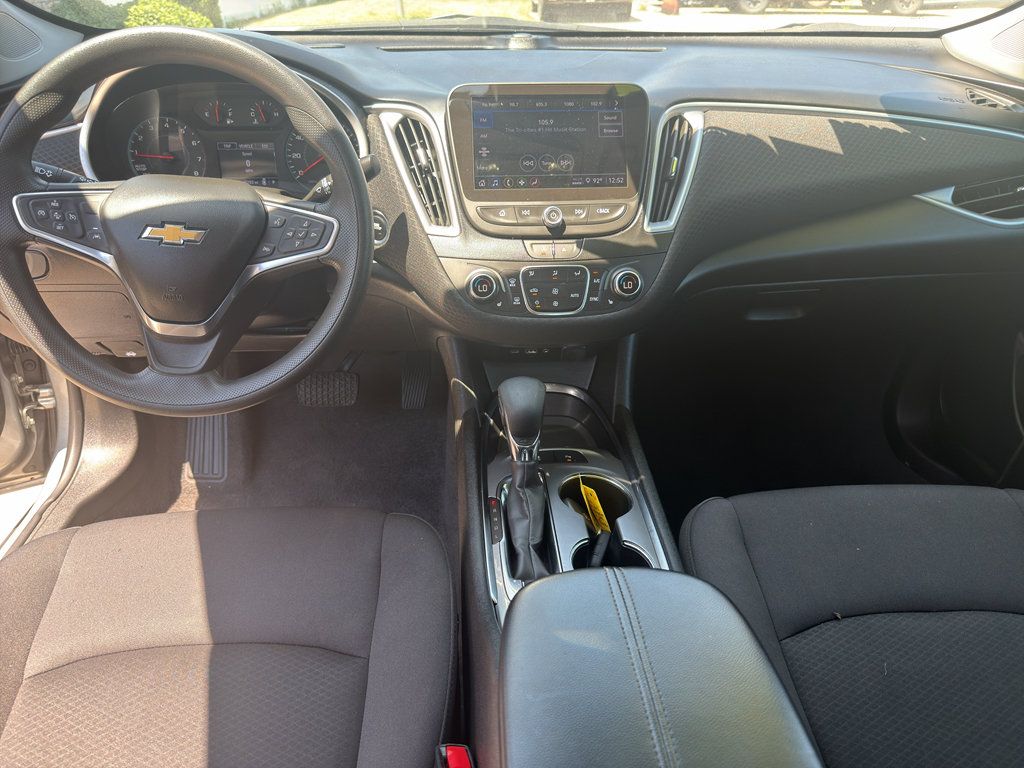 Used 2024 Chevrolet Malibu LT FWD image 12