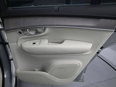 Certified 2026 Volvo XC90 B6 Ultra AWD/4WD image 16