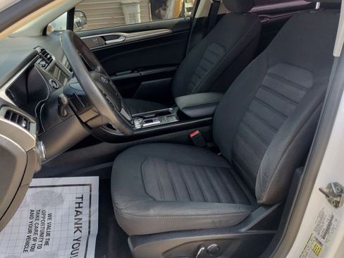 Used 2018 Ford Fusion SE w/ Fusion SE Technology Package image 21