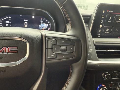 Used 2023 GMC Yukon AT4 w/ AT4 Premium Package AWD/4WD image 18