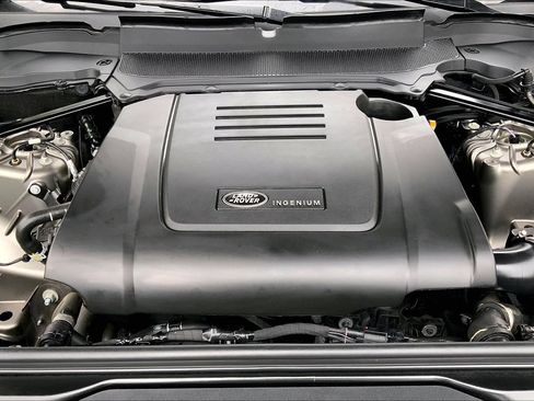 Certified 2025 Land Rover Discovery Dynamic SE AWD/4WD image 29