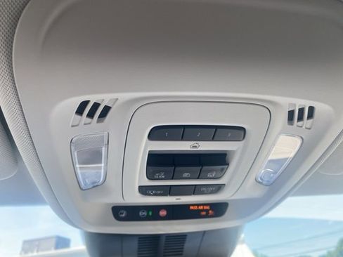 Used 2025 Buick Envision Avenir image 25