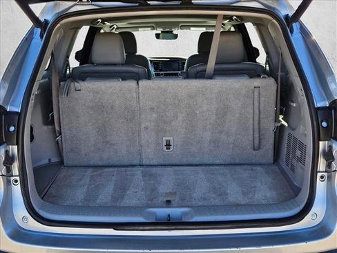 Used 2017 Toyota Highlander XLE image 6