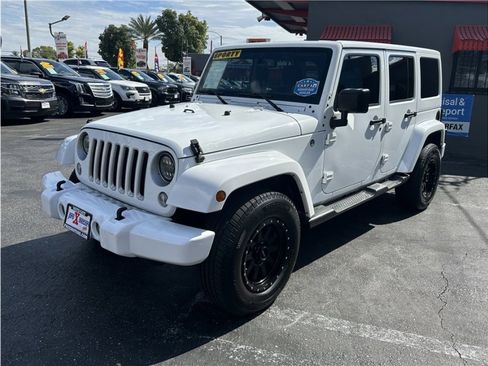 Used 2016 Jeep Wrangler Unlimited Sahara w/ Max Tow Package image 3